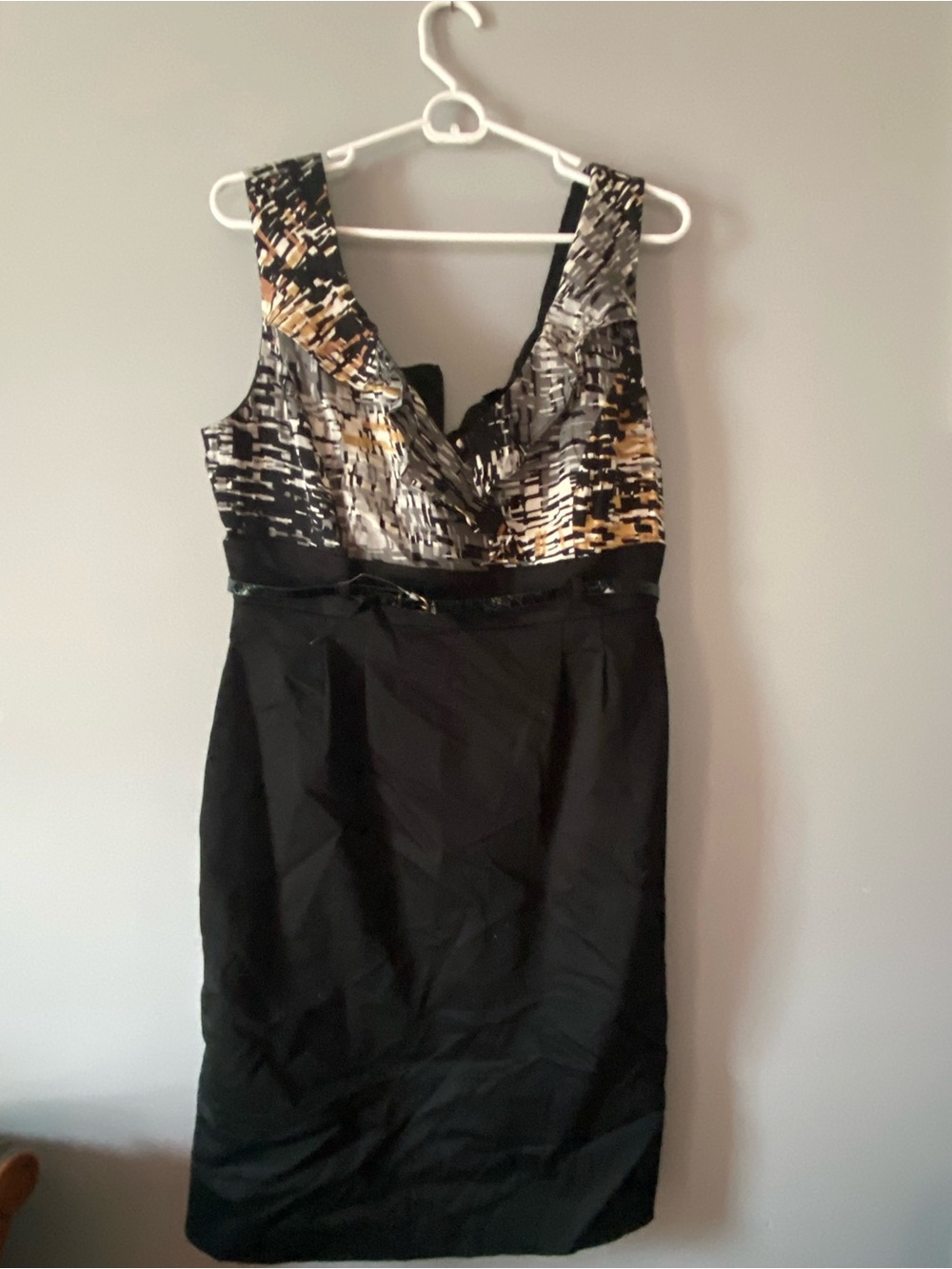 Sleeveless Black Sheath Dress with abstract ruffled top